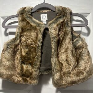 GAP Faux Fur Vest, size 18-24M